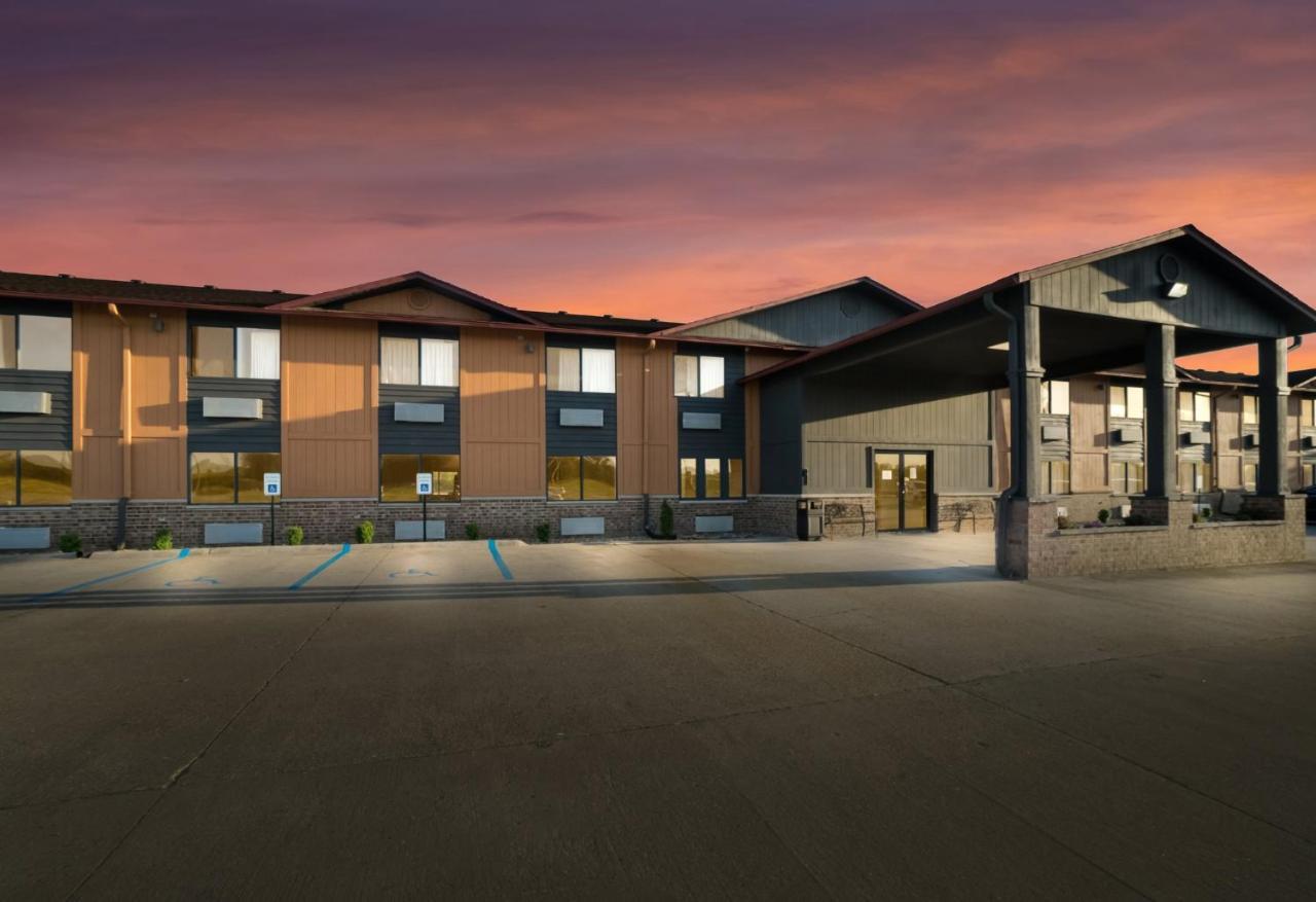 Super 8 By Wyndham Marston Exterior foto