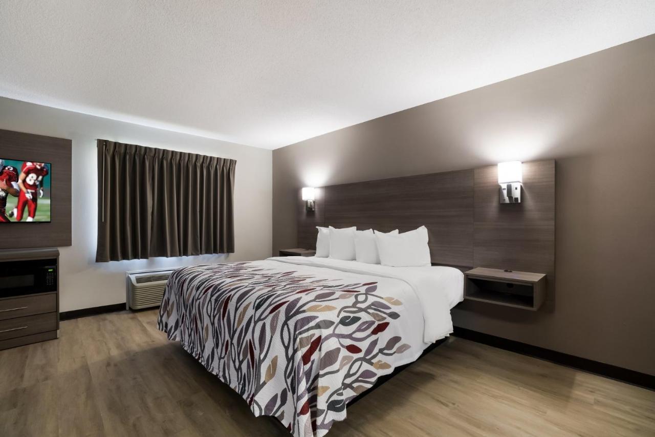 Super 8 By Wyndham Marston Exterior foto